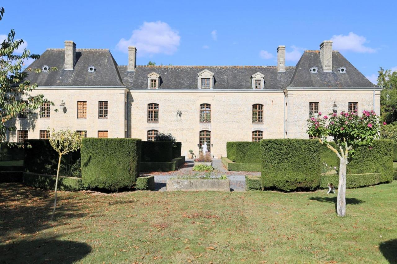 Hotel Chateau Du Bu 4*