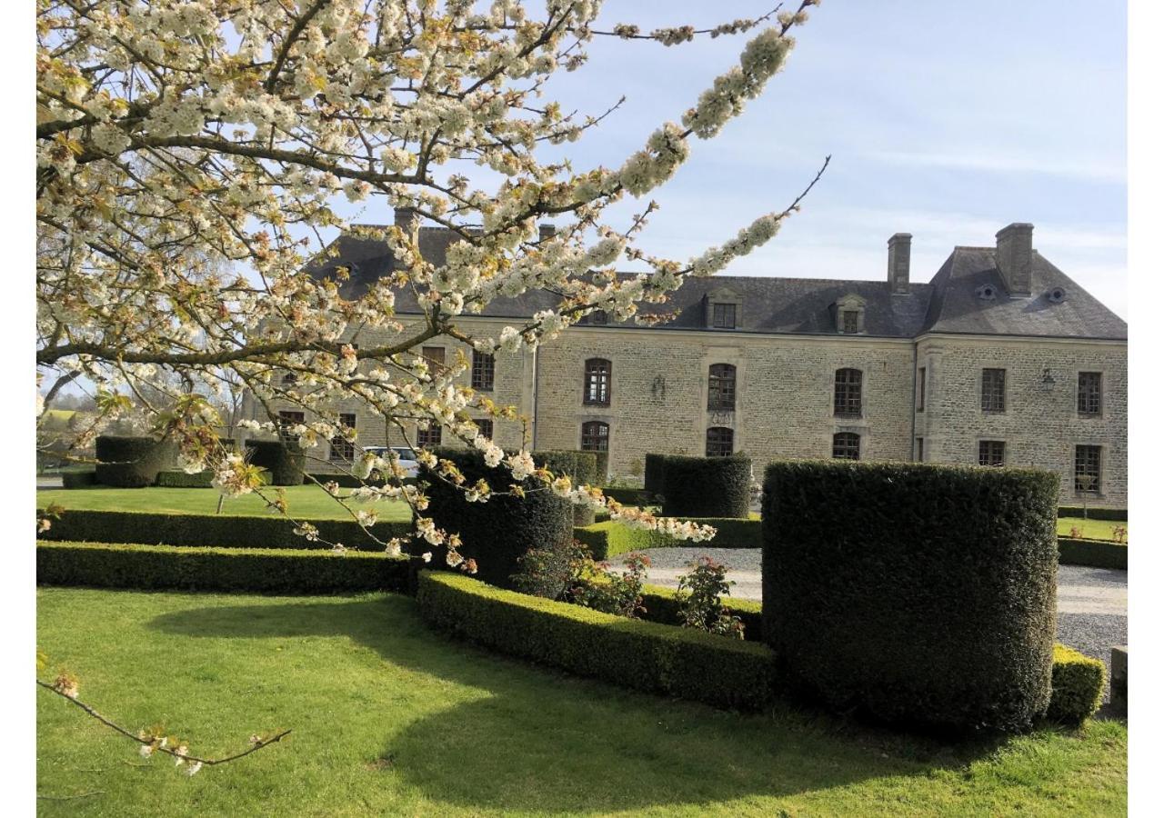 Hotel Chateau Du Bu 4*