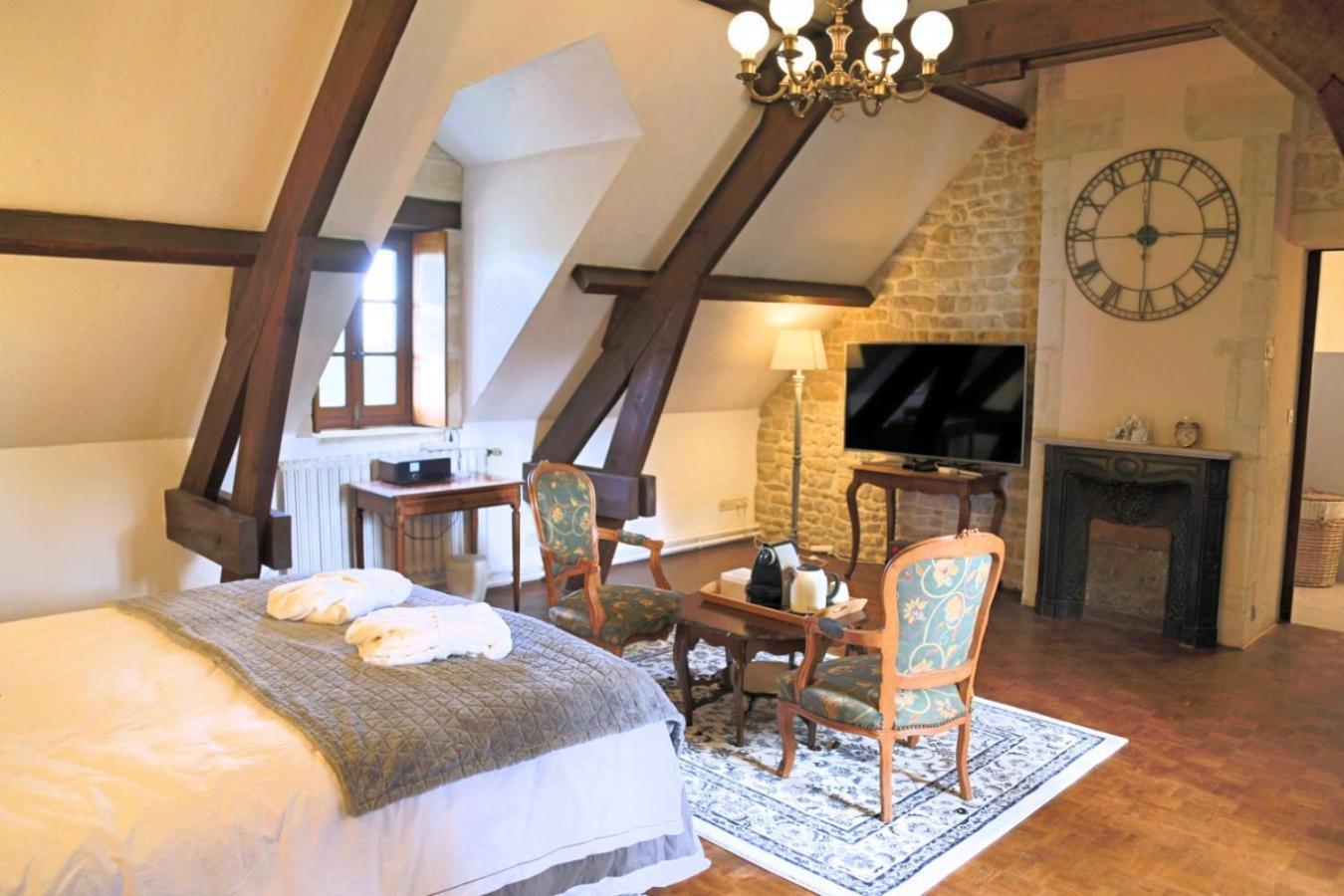 Chateau Du Bu Hotel
